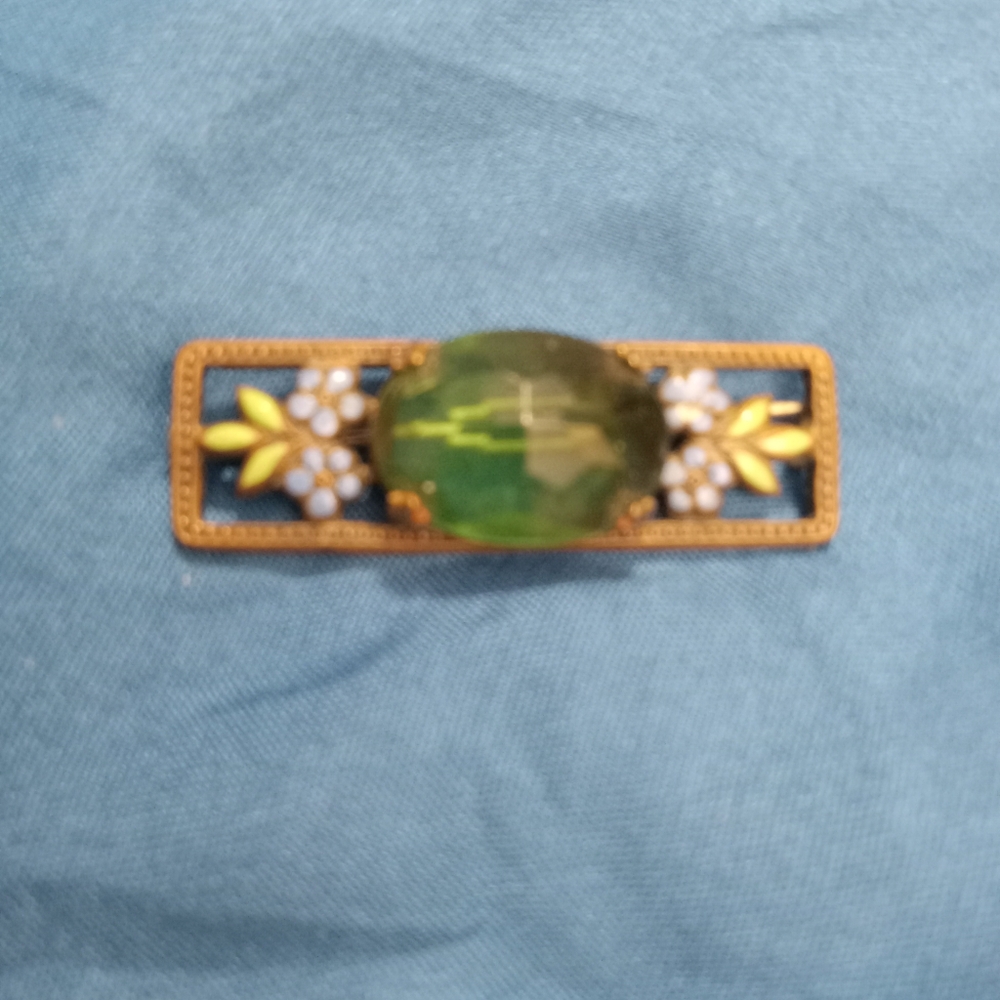 Vintage Czech Brooch with Green Stone and Forget Me Not Flowers on either side